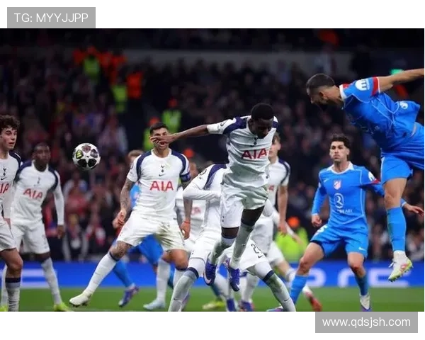 巴萨少一人仍败 马竞小蜘蛛任意球建功